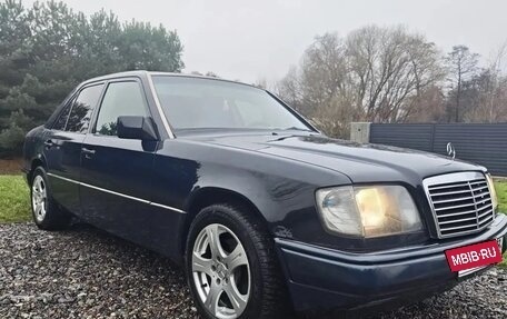 Mercedes-Benz E-Класс, 1994 год, 550 000 рублей, 7 фотография