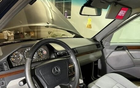 Mercedes-Benz E-Класс, 1994 год, 550 000 рублей, 11 фотография