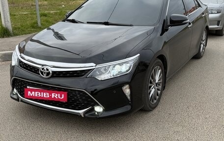 Toyota Camry, 2015 год, 1 770 000 рублей, 2 фотография