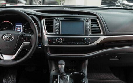 Toyota Highlander III, 2014 год, 2 550 000 рублей, 15 фотография