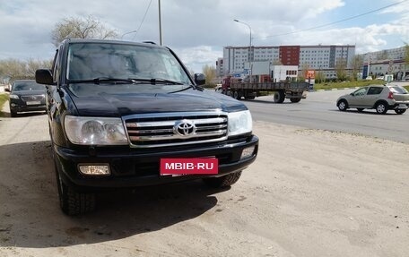 Toyota Land Cruiser 100 рестайлинг 2, 2006 год, 2 700 000 рублей, 1 фотография