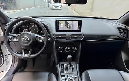 Mazda CX-4, 2023 год, 2 300 000 рублей, 7 фотография