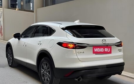 Mazda CX-4, 2023 год, 2 300 000 рублей, 3 фотография