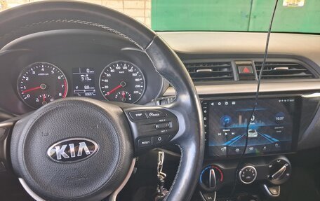 KIA Rio IV, 2018 год, 1 250 000 рублей, 3 фотография