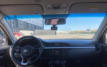 KIA Rio IV, 2018 год, 1 300 000 рублей, 8 фотография