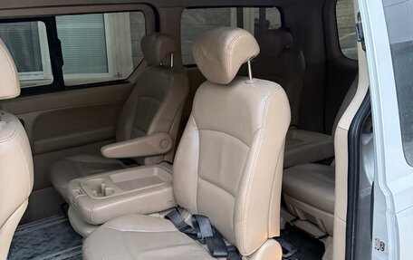 Hyundai Grand Starex Grand Starex I рестайлинг 2, 2010 год, 1 400 000 рублей, 5 фотография