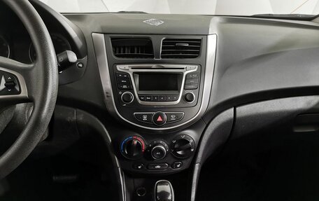 Hyundai Solaris II рестайлинг, 2015 год, 879 000 рублей, 15 фотография