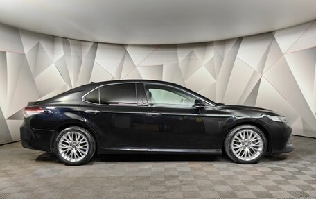 Toyota Camry, 2018 год, 2 997 000 рублей, 6 фотография