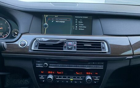 BMW 7 серия, 2011 год, 1 900 000 рублей, 18 фотография