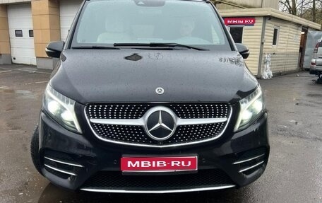 Mercedes-Benz V-Класс, 2022 год, 8 900 000 рублей, 1 фотография