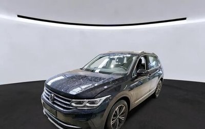 Volkswagen Tiguan II, 2022 год, 2 742 000 рублей, 1 фотография