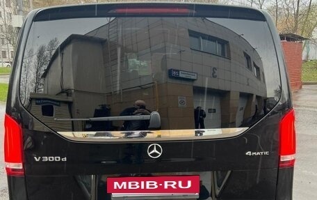 Mercedes-Benz V-Класс, 2022 год, 8 900 000 рублей, 5 фотография