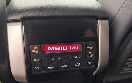 Toyota Land Cruiser Prado 150 рестайлинг 2, 2018 год, 5 015 000 рублей, 7 фотография