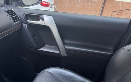 Toyota Land Cruiser Prado 150 рестайлинг 2, 2018 год, 5 015 000 рублей, 8 фотография