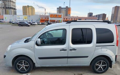 Renault Kangoo II рестайлинг, 2011 год, 710 000 рублей, 2 фотография