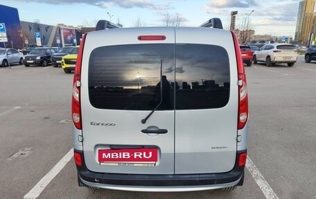 Renault Kangoo II рестайлинг, 2011 год, 710 000 рублей, 3 фотография