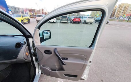 Renault Kangoo II рестайлинг, 2011 год, 710 000 рублей, 16 фотография