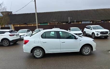 Renault Logan II, 2017 год, 385 000 рублей, 2 фотография