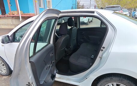 Renault Logan II, 2017 год, 385 000 рублей, 4 фотография