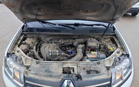 Renault Logan II, 2017 год, 385 000 рублей, 7 фотография