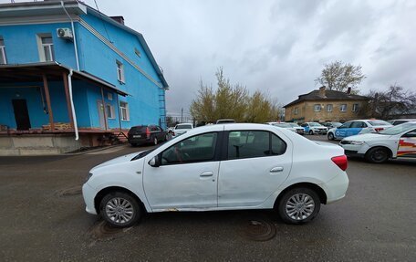 Renault Logan II, 2017 год, 385 000 рублей, 3 фотография