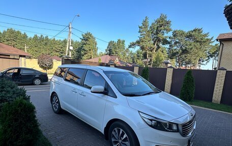 KIA Carnival III, 2018 год, 2 450 000 рублей, 4 фотография