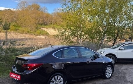 Opel Astra J, 2013 год, 975 000 рублей, 4 фотография