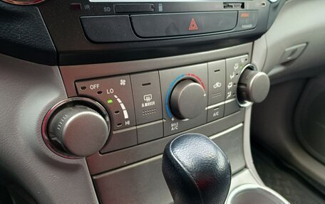 Toyota Highlander III, 2009 год, 1 670 000 рублей, 19 фотография