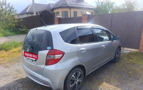 Honda Fit III, 2010 год, 750 000 рублей, 3 фотография