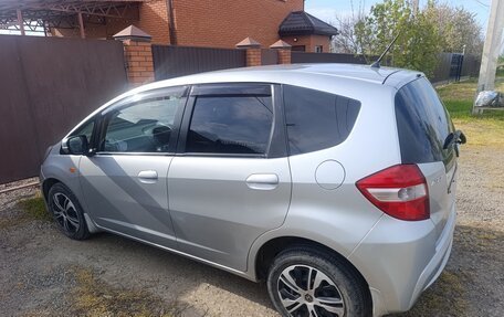 Honda Fit III, 2010 год, 750 000 рублей, 6 фотография