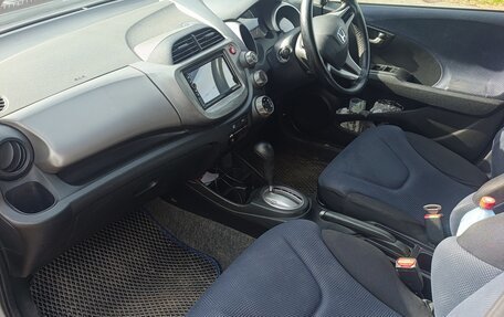 Honda Fit III, 2010 год, 750 000 рублей, 7 фотография