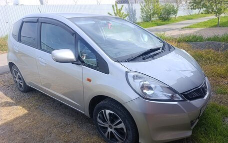 Honda Fit III, 2010 год, 750 000 рублей, 8 фотография