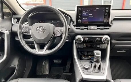 Toyota RAV4, 2020 год, 3 500 000 рублей, 5 фотография