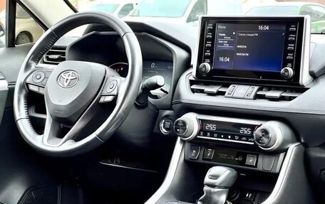Toyota RAV4, 2020 год, 3 500 000 рублей, 6 фотография