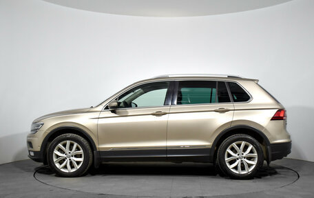 Volkswagen Tiguan II, 2018 год, 2 400 000 рублей, 8 фотография