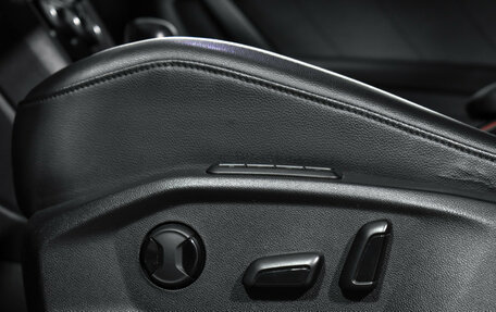 Volkswagen Tiguan II, 2018 год, 2 400 000 рублей, 11 фотография