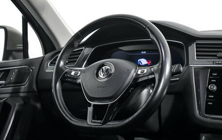 Volkswagen Tiguan II, 2018 год, 2 400 000 рублей, 15 фотография