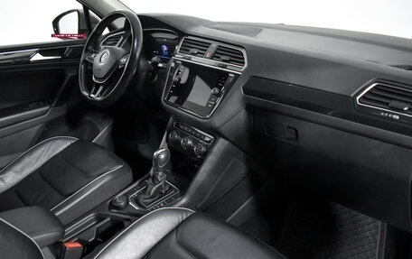 Volkswagen Tiguan II, 2018 год, 2 400 000 рублей, 14 фотография