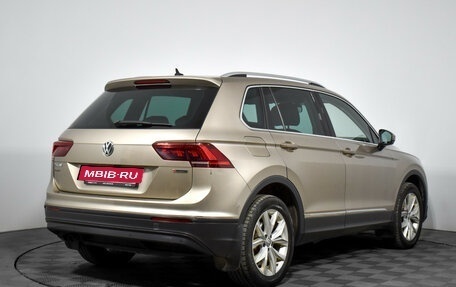 Volkswagen Tiguan II, 2018 год, 2 400 000 рублей, 5 фотография