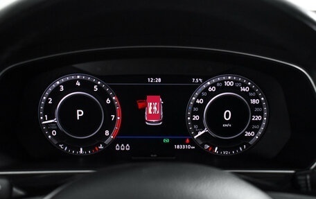 Volkswagen Tiguan II, 2018 год, 2 400 000 рублей, 19 фотография