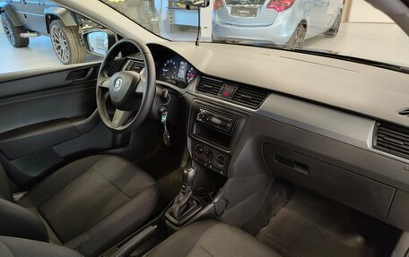 Skoda Rapid I, 2015 год, 899 000 рублей, 7 фотография