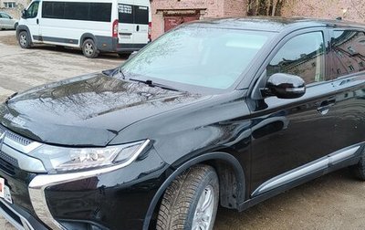 Mitsubishi Outlander III рестайлинг 3, 2018 год, 2 100 000 рублей, 1 фотография