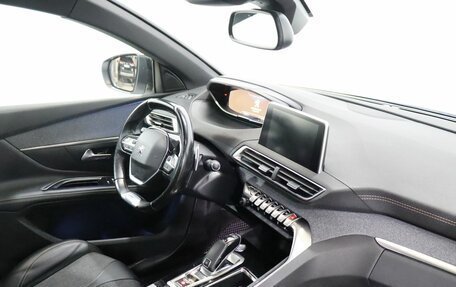 Peugeot 5008 II, 2019 год, 1 825 000 рублей, 10 фотография