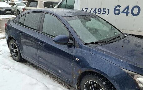 Chevrolet Cruze II, 2010 год, 550 000 рублей, 3 фотография