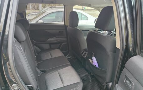 Mitsubishi Outlander III рестайлинг 3, 2018 год, 2 100 000 рублей, 16 фотография