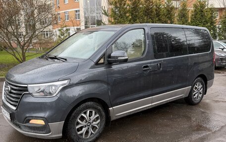 Hyundai H-1 II рестайлинг, 2021 год, 3 200 000 рублей, 10 фотография