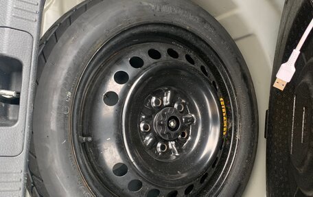 Toyota Camry, 2021 год, 2 300 000 рублей, 8 фотография