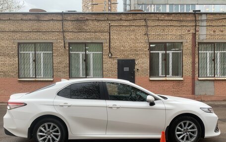 Toyota Camry, 2021 год, 2 300 000 рублей, 13 фотография