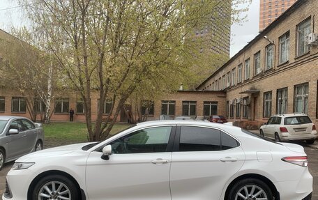 Toyota Camry, 2021 год, 2 300 000 рублей, 17 фотография