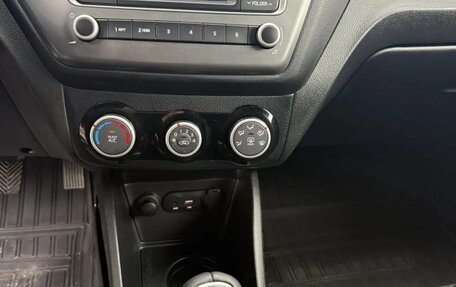 KIA Rio III рестайлинг, 2017 год, 849 000 рублей, 12 фотография